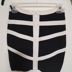 Black n White Mini Skirt